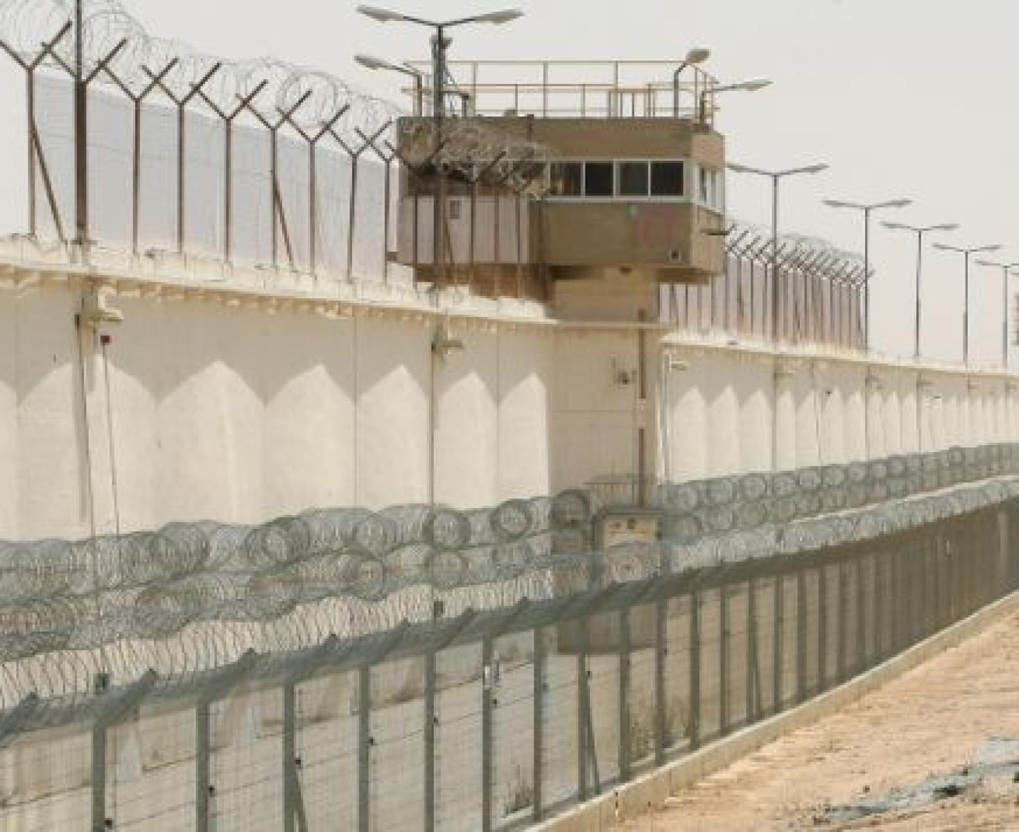 معتقل -السجون الاسرائيلية.jpg