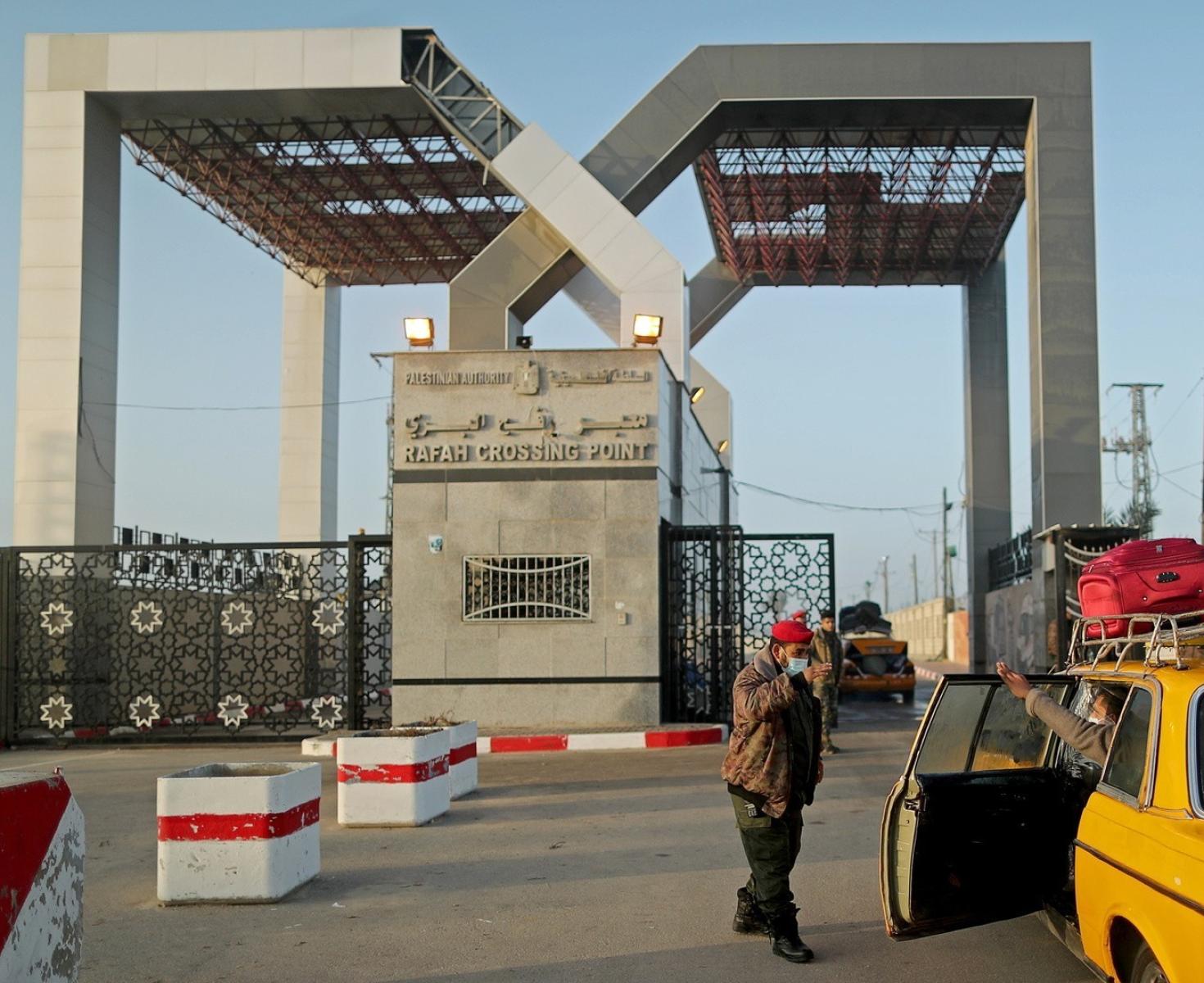 كشف "تنسيقات مصرية" للسفر عبر معبر رفح غداً الثلاثاء