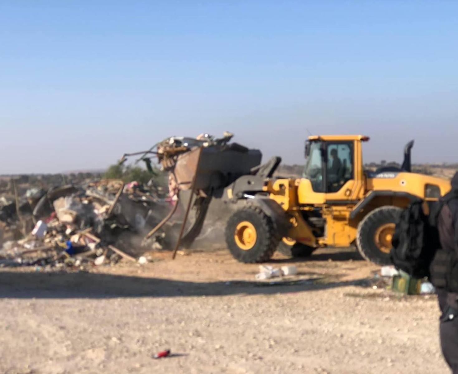 هدم العراقيب.jpg