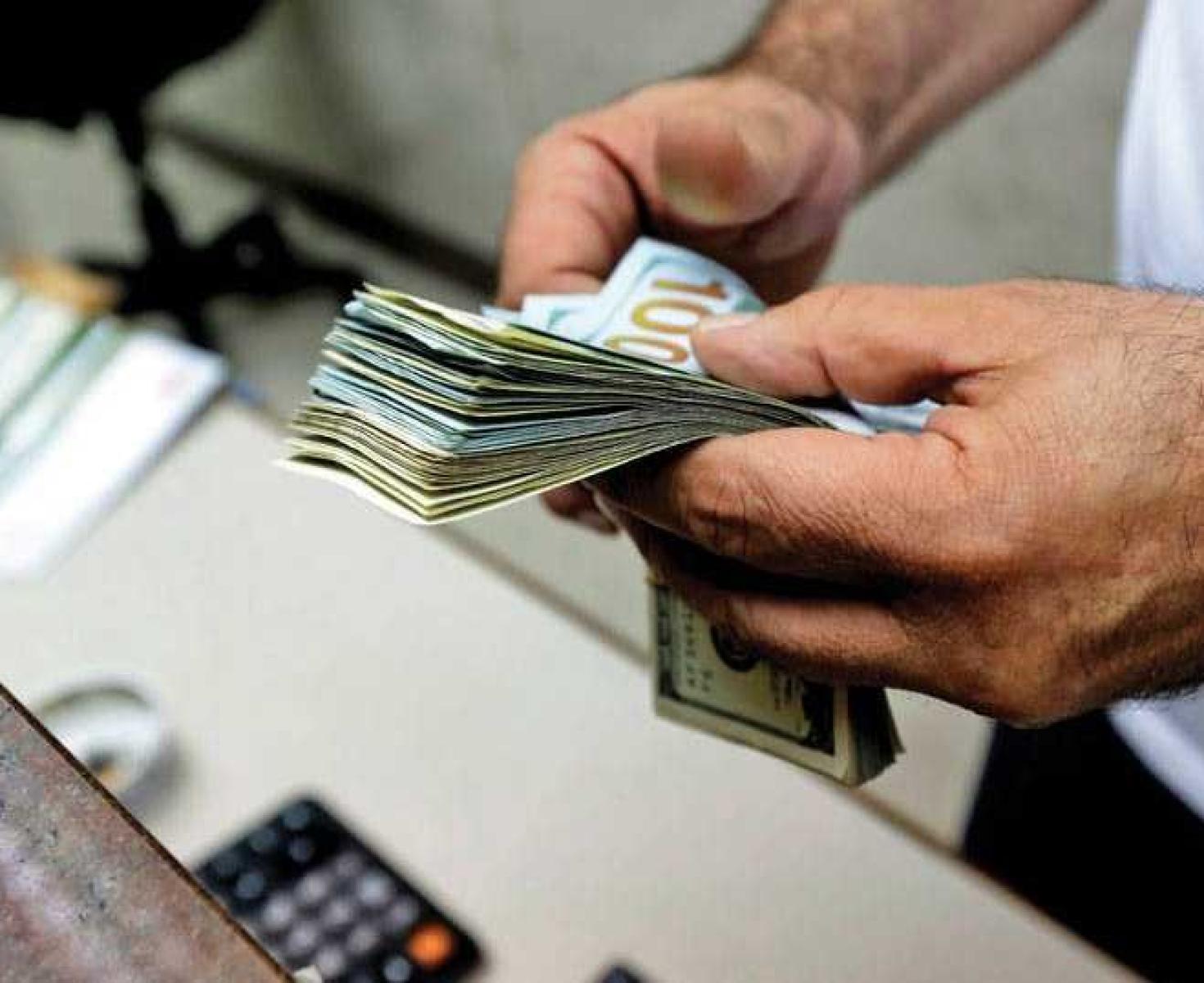 كيف جاء سعر الدولار مقابل الشيكل اليوم الثلاثاء 2 مايو 2023؟