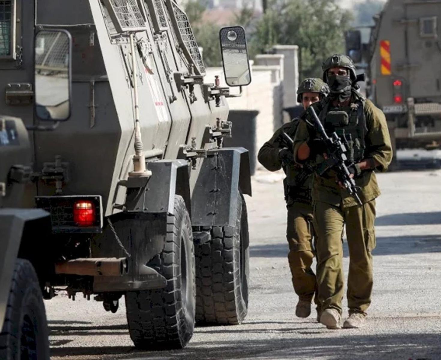 قوات الاحتلال تغل المدخل الشمالي لمدينة اريحا