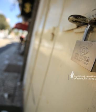 اضراب شامل وإغلاق المحال التجارية في غزة حداداً على الشهيد خضر عدنان (7).JPG