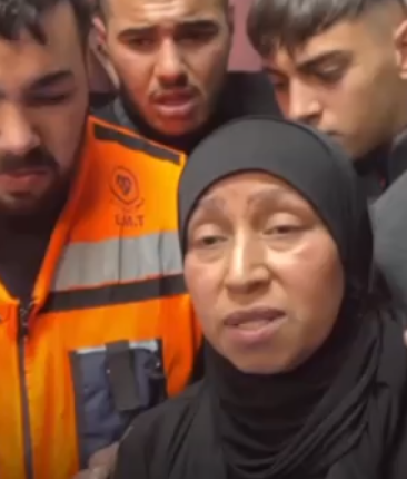 والدة العزيزي.PNG