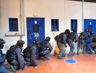 السجون والمعتقلات