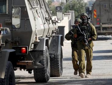 قوات الاحتلال تغل المدخل الشمالي لمدينة اريحا