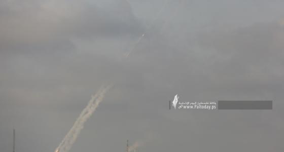 رشقات صاروخية تصل مدينة القدس (12).JPG