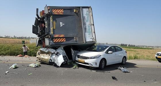 بجراح في حادث سير بغلاف غزة